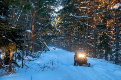 Wisconsin snowmobiler drink and drive. Milwaukee OWI attorney