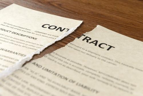 Milwaukee contract litigation attorney